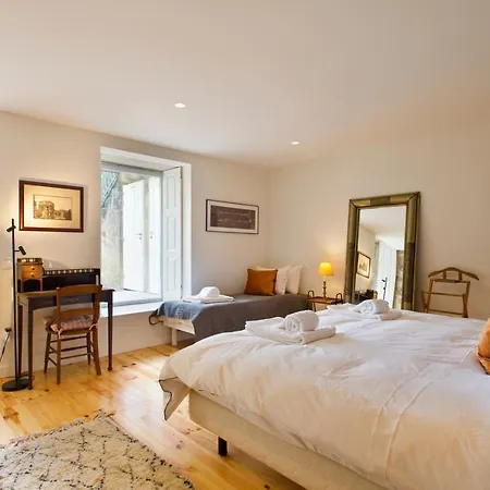 Apartment Boutique Rentals- Hidden Garden Porto's Downtown Porto