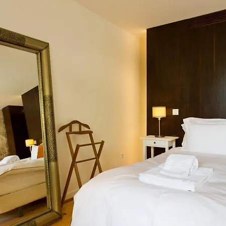 Boutique Rentals- Hidden Garden Porto's Downtown * Porto