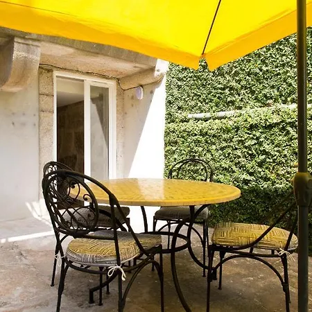 Boutique Rentals- Hidden Garden Porto's Downtown Apartment Porto