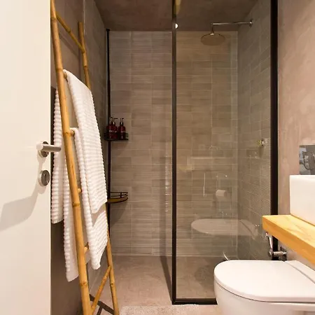 Boutique Rentals- Hidden Garden Porto's Downtown * Porto