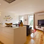 Boutique Rentals- Hidden Garden Porto's Downtown 포르투