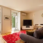 Boutique Rentals- Hidden Garden Porto's Downtown 포르투