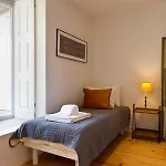 Boutique Rentals- Hidden Garden Porto's Downtown 아파트