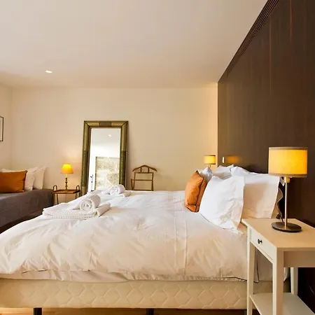 Boutique Rentals- Hidden Garden Porto's Downtown