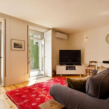 Boutique Rentals- Hidden Garden Porto's Downtown 포르투