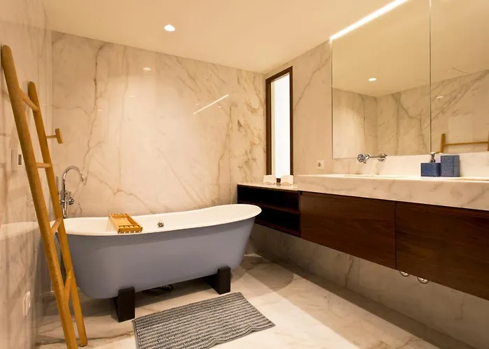 Lejlighed Boutique Rentals- Hidden Garden Porto's Downtown Porto