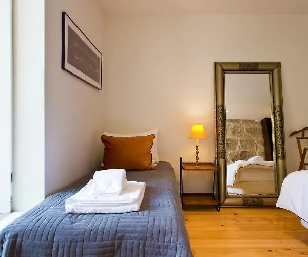 Boutique Rentals- Hidden Garden Porto's Downtown * بورتو
