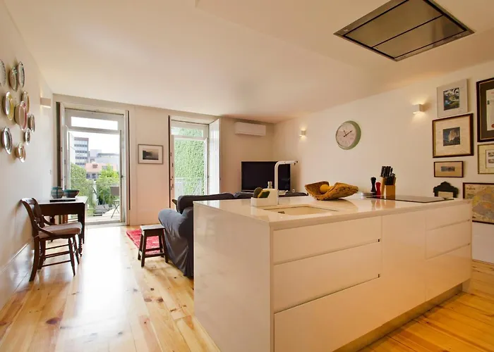 شقة Boutique Rentals- Hidden Garden Porto's Downtown بورتو