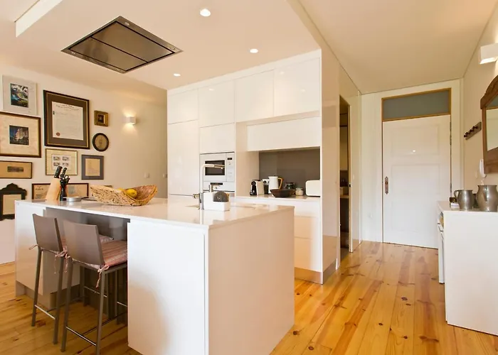 Boutique Rentals- Hidden Garden Porto's Downtown شقة بورتو