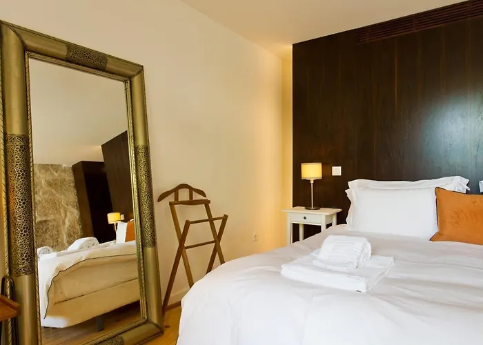 Boutique Rentals- Hidden Garden Porto's Downtown * Porto