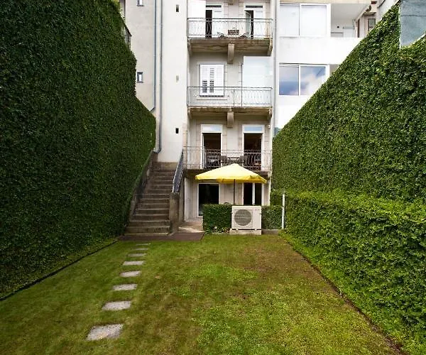 Lejlighed Boutique Rentals- Hidden Garden Porto's Downtown Porto