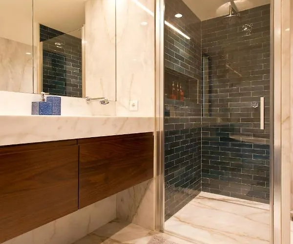 Boutique Rentals- Hidden Garden Porto's Downtown Lejlighed Porto