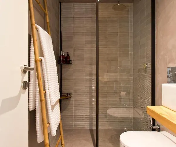 Boutique Rentals- Hidden Garden Porto's Downtown * بورتو