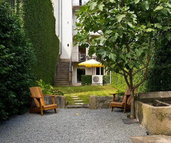 Boutique Rentals- Hidden Garden Porto's Downtown * Porto