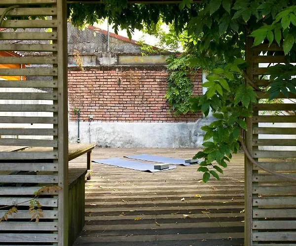 Boutique Rentals- Hidden Garden Porto's Downtown *